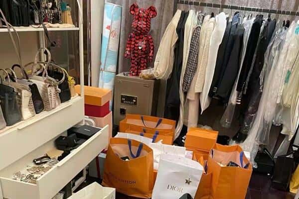 沙洋县回收一线品牌衣服.jpg